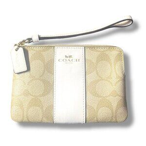 NWOT- COACH - Wristlet Wallet SIG PVC LTH CRN ZIP F58035 Strap Khaki Chalk